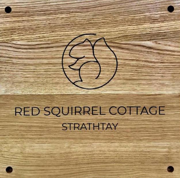 Red Squirrel Cottage Strathtay Exteriör bild